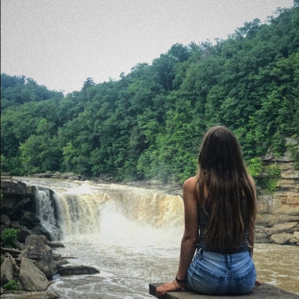 Meet your Posher, Olivia